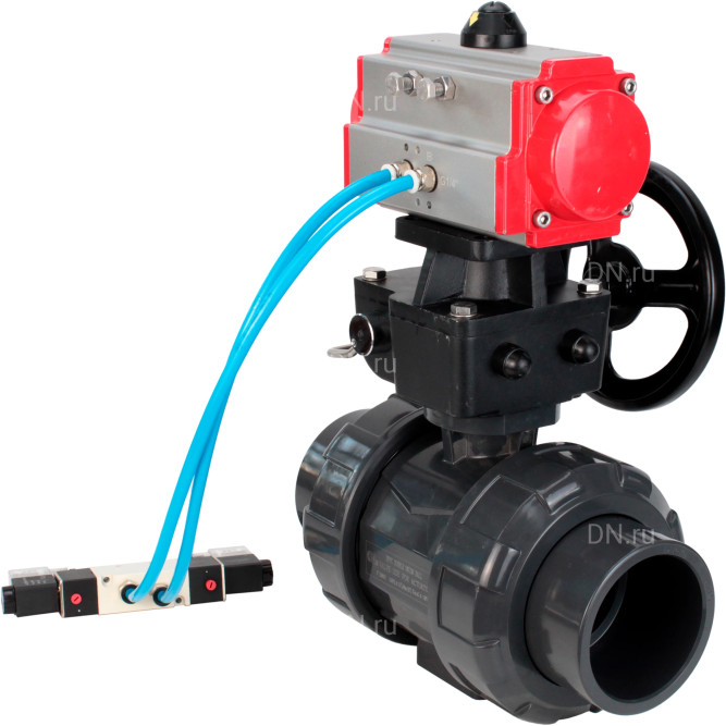 Кран шаровой BV4242E-FP-GRM-ISO Дн32 Ру10 полнопроходной, корпус - НПВХ, шар - НПВХ, уплотнение - EPDM, с пневмоприводом PA-DA-052, пневмораспределителем 4V320-08 AC220V и ручным дублером MON1-250-T26-ISO в Барнауле