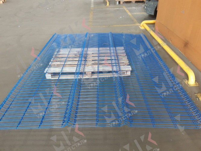 3Д забор красный (RAL 3032) 2500х2500х3.5 Profi в Барнауле