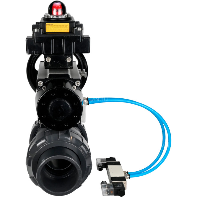 Кран шаровой BV4242E-FP-GRM-ISO Дн25 Ру10 полнопроходной, корпус - НПВХ, шар - НПВХ, уплотнение - EPDM, с пневмоприводом PA-DA-105-1, пневмораспределителем 4V320-08 AC220V и БКВ APL-410N EX в Барнауле