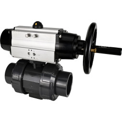 Кран шаровой BV4242E-FP-GRM-ISO Дн40 Ру10 полнопроходной, корпус - НПВХ, шар - НПВХ, уплотнение - EPDM, с пневмоприводом PA-DA-105-1 двойного действия со штурвалом
